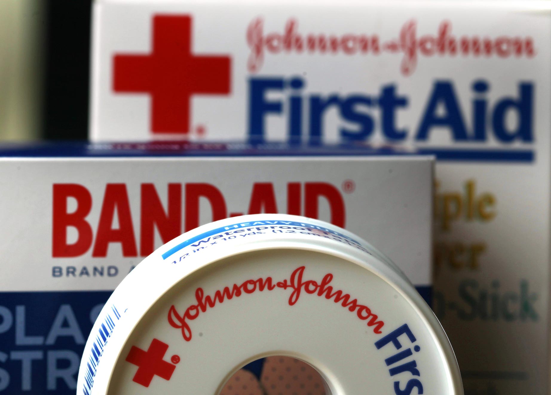 «Джонсон энд Джонсон» (Johnson & Johnson).