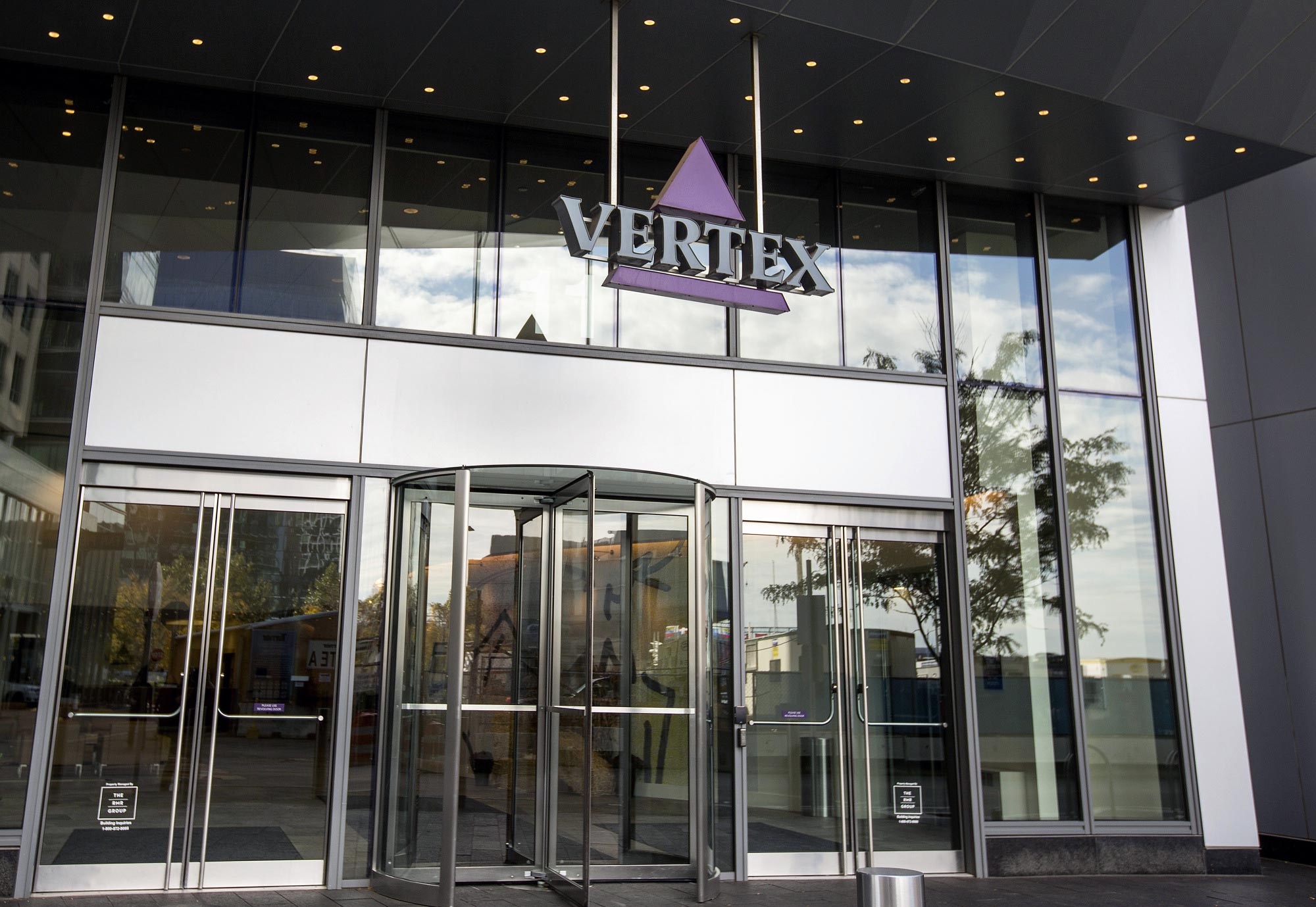«Вертекс фармасьютикалс» (Vertex Pharmaceuticals).