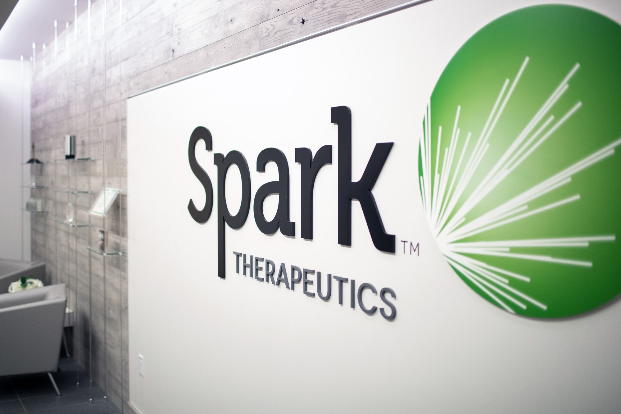 «Спарк терапьютикс» (Spark Therapeutics).
